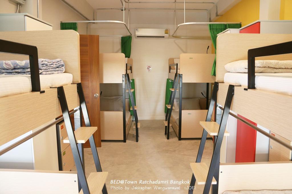 Bed@Town Hostel Bangkok Exterior foto